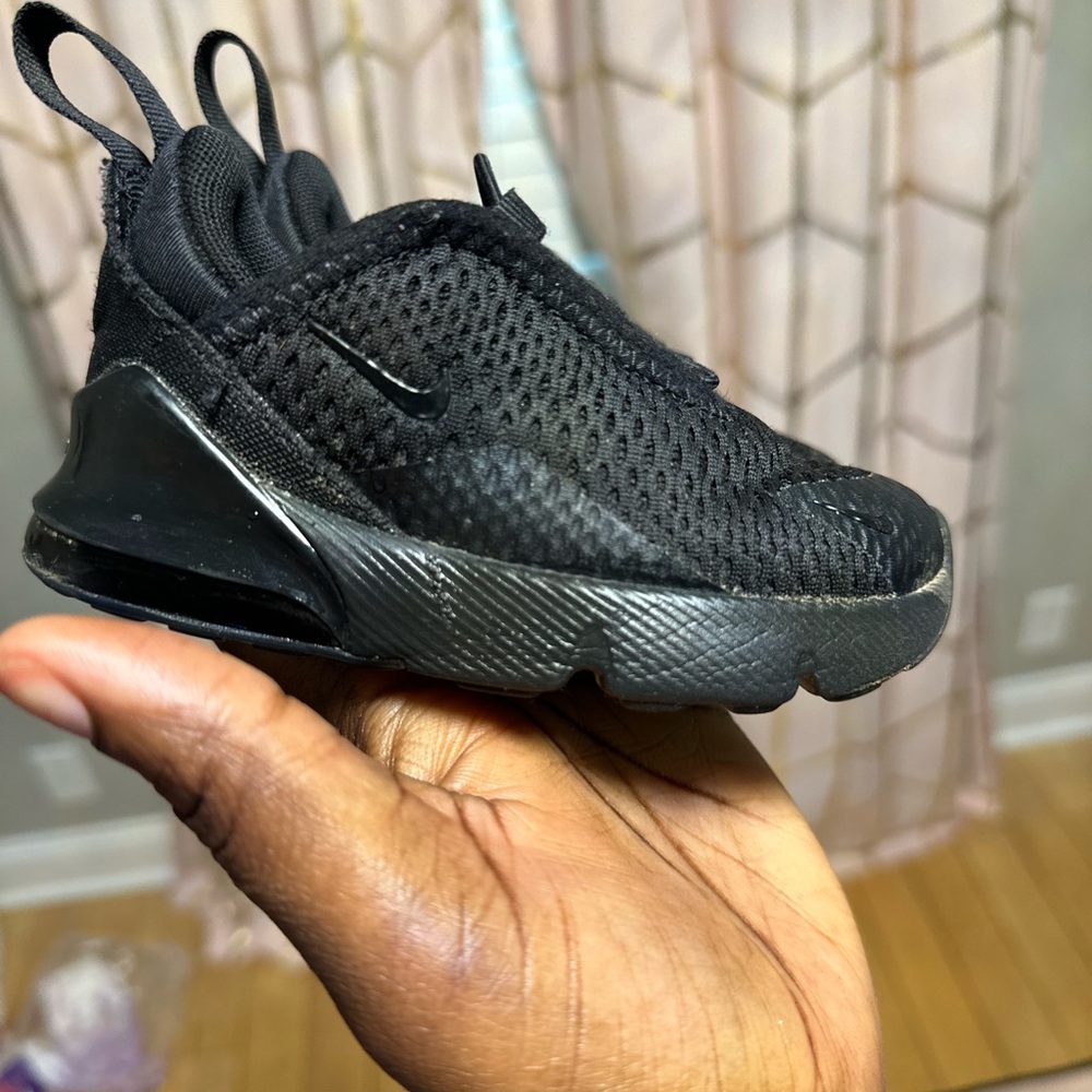 Size 6 toddler Nike 270’s
